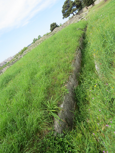 Salona : aqueduc.