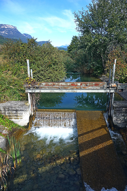 Leveling the lake of Kaltern