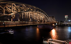 Hohenzollernbrücke, rechts der Kölntriangle