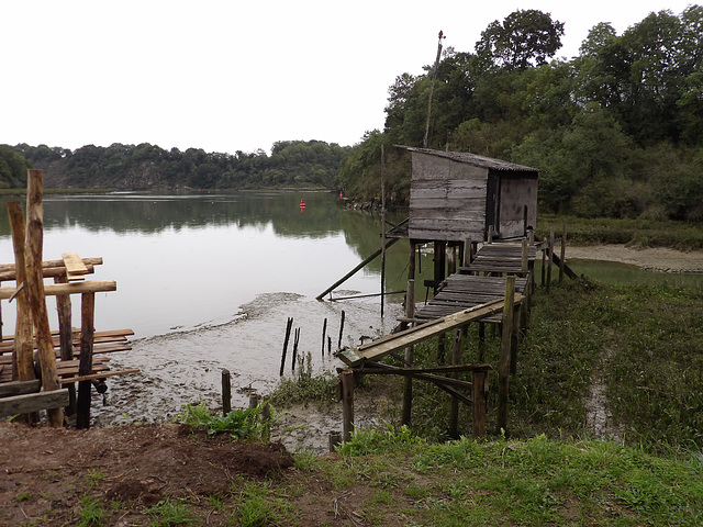 Journée du patrimoine à Morgrève (22) : restauration des carrelets en rance .