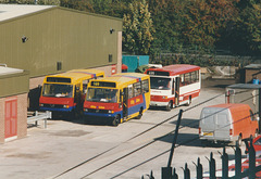 HFF: New buses at Henley’s, South Anston – 9 Oct 1995 (289-25)