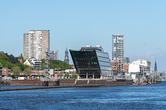 Hamburgtreffen 2025 - Fahrt von den St. Pauli-Landungsbrücken zum Fähranleger Neumühlen am 25.04.2025