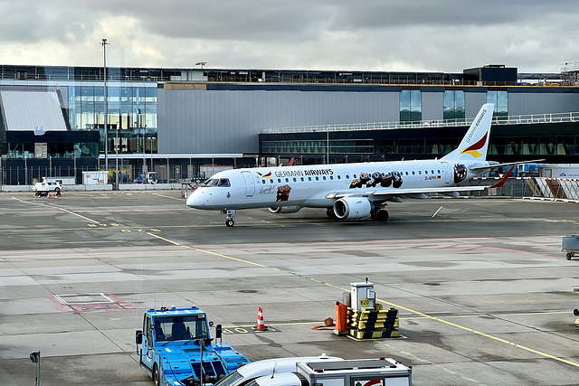 Embraer E190SR of German Airways