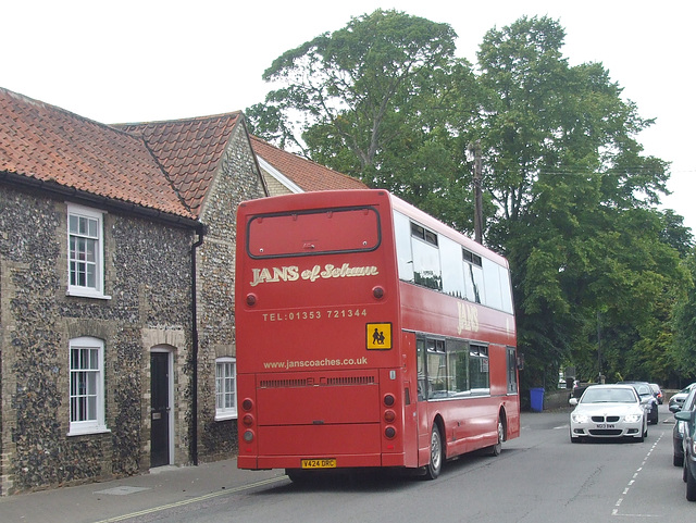 Jans Coaches V424 DRC in Mildenhall - 10 Jul 2017 (DSCF8872) Jans Coaches V424 DRC in Mildenhall - 10 Jul 2017 (DSCF8872)