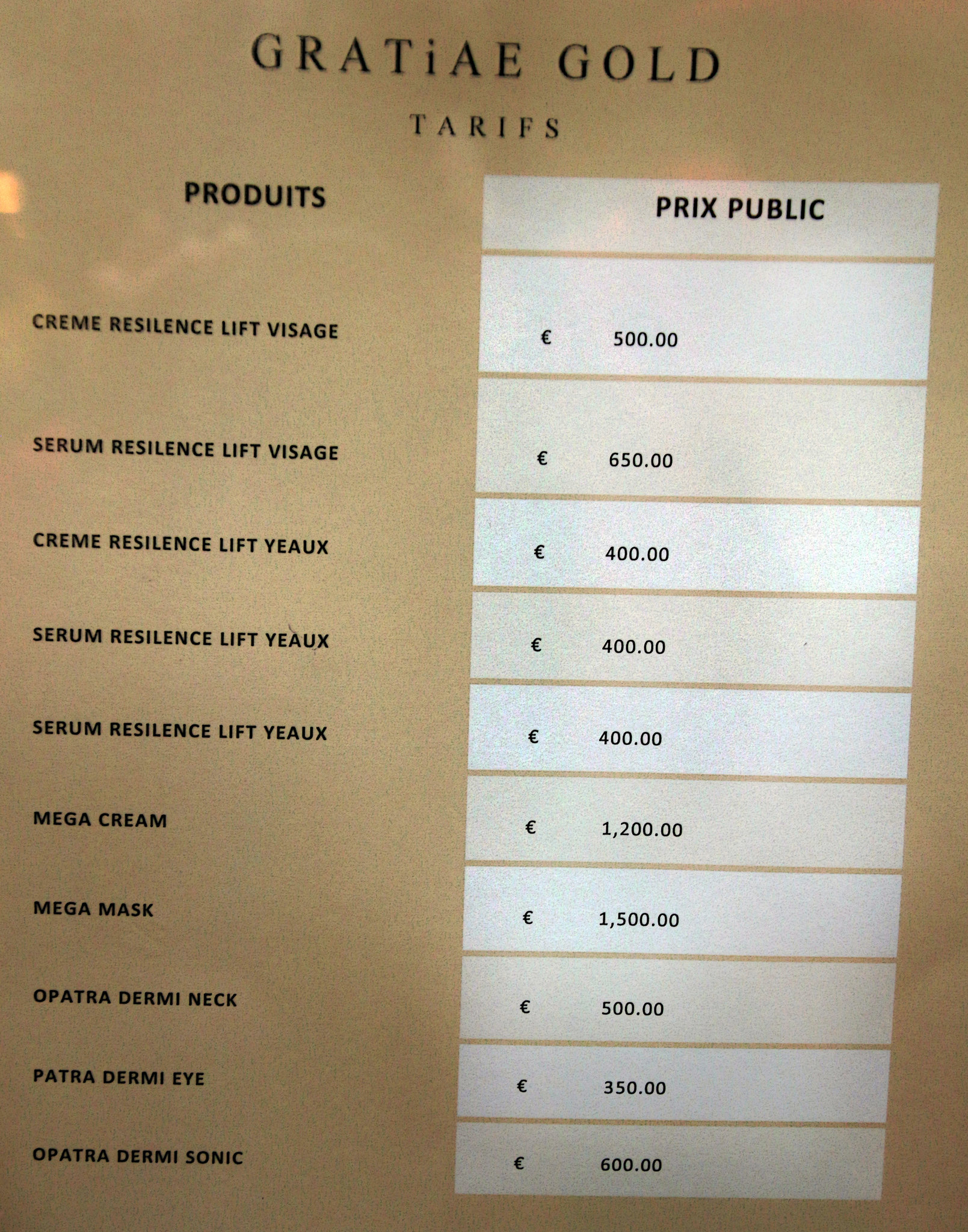 Marque de luxe , l'élixir de beauté par excellence ,  à   1 500,00 roros le pot.....