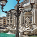 Roma : un bel lampione per la fontana di Trevi