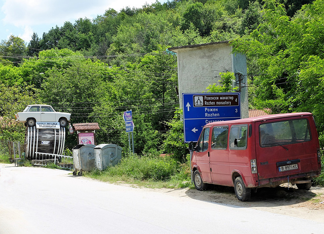 Trabi-Denkmal in Rozhen/Bulgarien für Biobauer