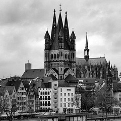 Der Dom zu Köln hat sich versteckt...