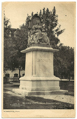 WP2061 WPG - QUEEN VICTORIA MONUMENT