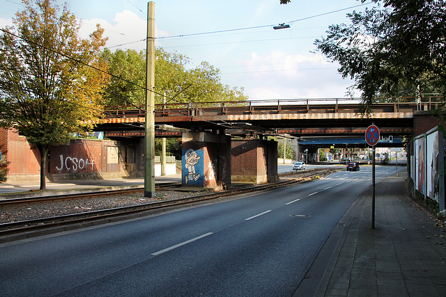 Eisenbahnbrücke über der Kurt-Schumacher-Straße (Gelsenkirchen-Schalke) / 30.09.2023