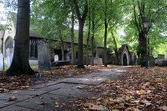 IMG 3404-001-St Margaret's Churchyard2