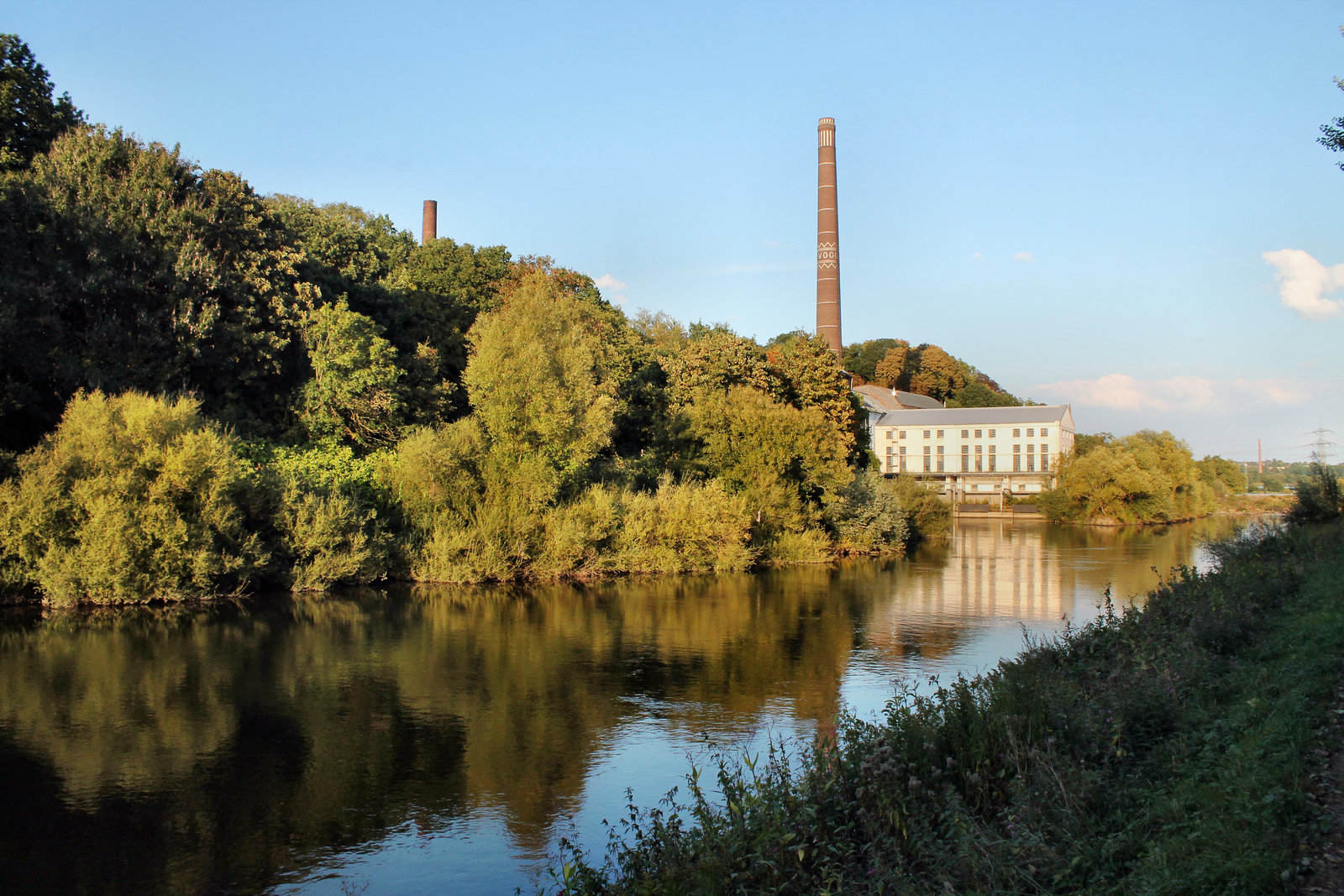 Die Ruhr mit der Horster Mühle (Essen-Burgaltendorf) / 25.09.2016