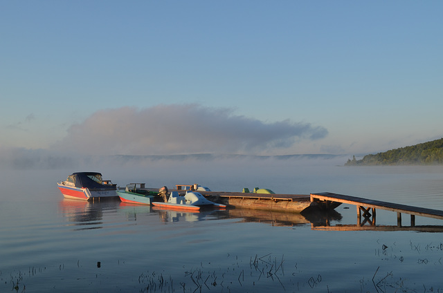 Причал кемпинга Бакота, Туман над водой / The Pier of the Camping of Bakota, Fog over the Water
