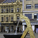 der 'Windhund' - Brunnen auf dem historischen Marktplatz (© Buelipix)