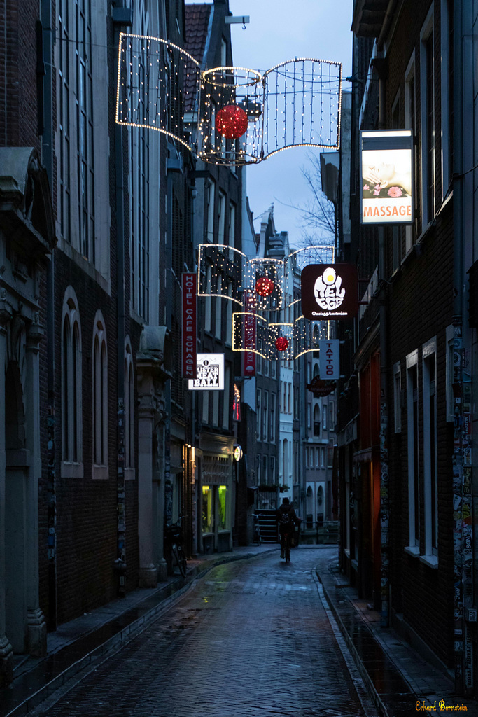 Morgens, in den Gassen von Amsterdam