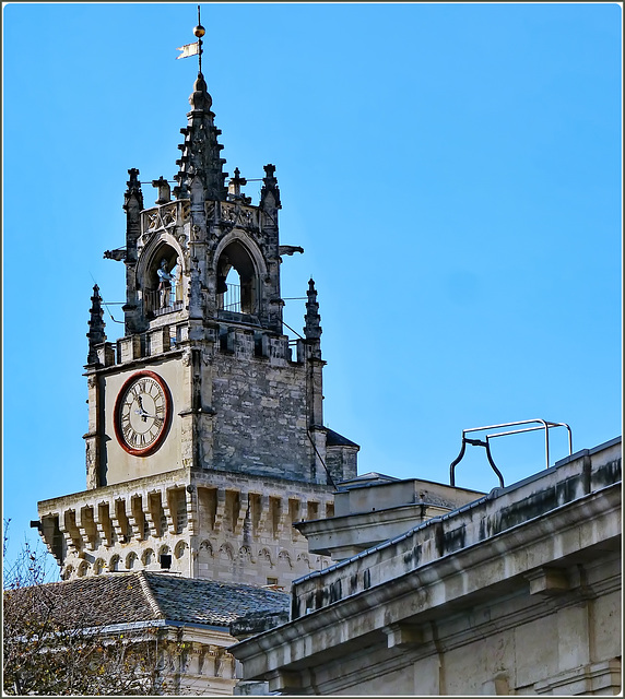 Avignon : la torre dell' orologio
