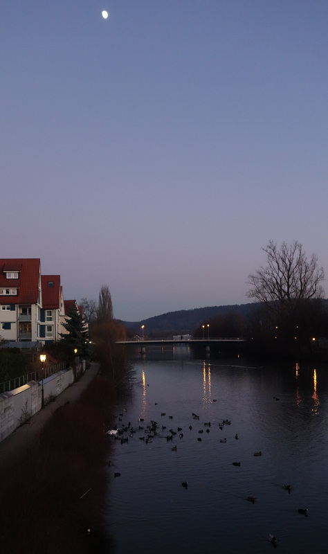 Der Mond scheint auch