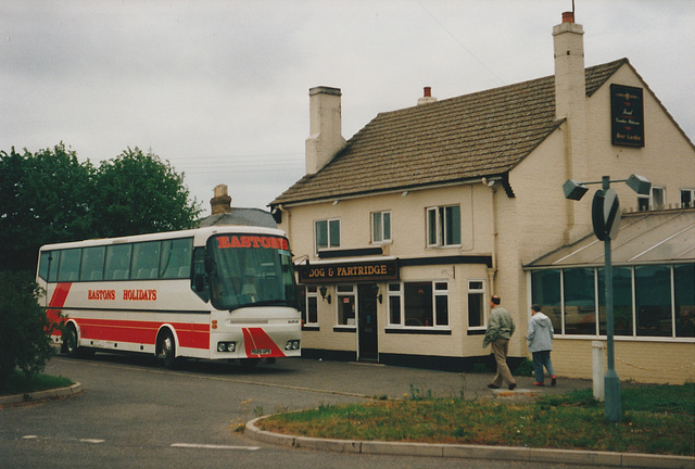 Eastons A585 GPE at the Dog and Partridge, Barton Mills - 1 Jun 1991 (142-21A)