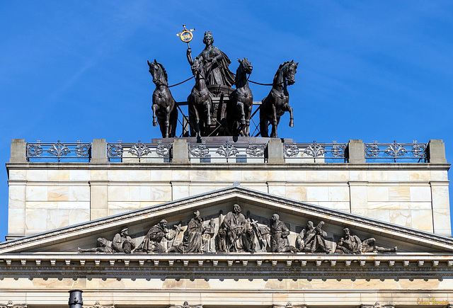 Braunschweiger "Schloss" - Quadriga und Giebelfeld (PiPs)