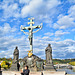 Kruzifix mit Steinstatuen    Karlsbrücke,Prag