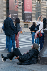 Face au Louvre