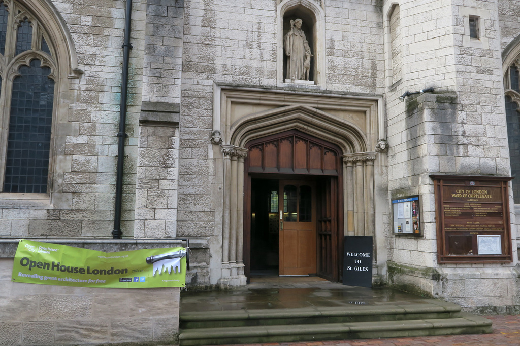 IMG 6104-001-St Giles Cripplegate Entrance