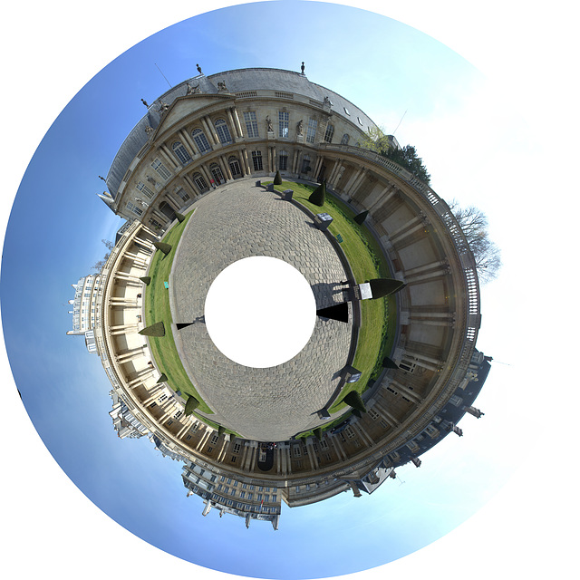 panorama rond cour des Archives, Paris