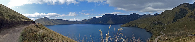 Lake Mojanda 3700 m. near Otavalo_Ecuador