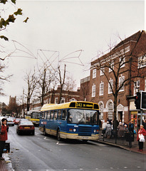 The Shires 3036 (GUW 456W) in St. Albans – 15 Nov 1997 (376-06)