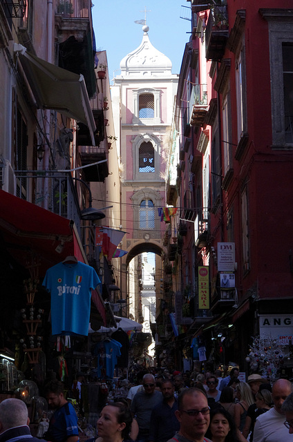 A narrow street