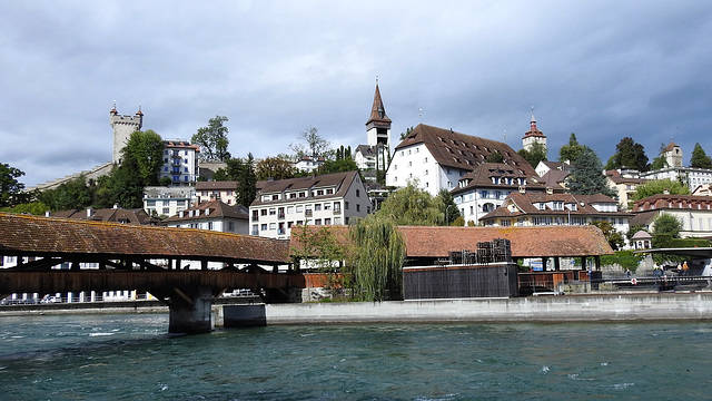 Luzerner Skyline über der Reuss