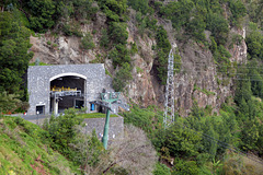 Die Seilbahn, die zum Orchideengarten fährt.