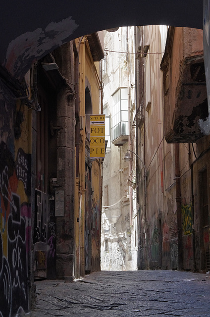 A narrow street