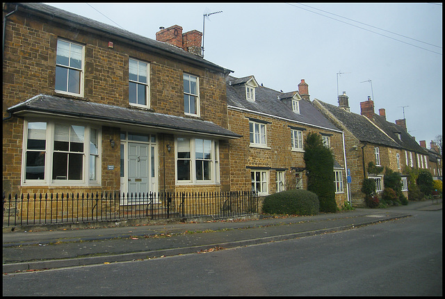 houses in Hooky High Street
