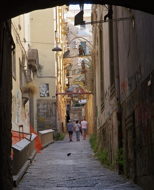 A narrow street