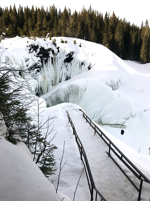 Tännforsen - frozen waterfall