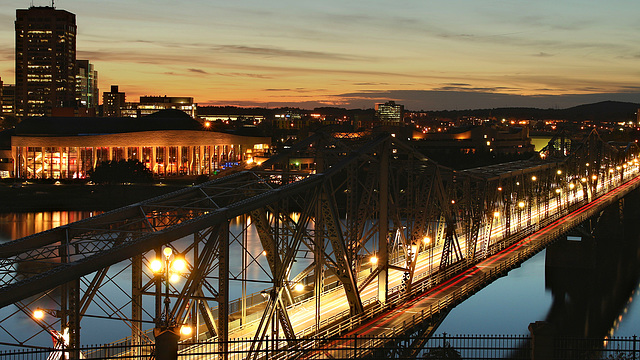 Pont Alexandra le soir