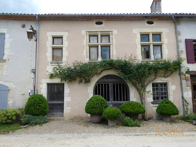 SAINT-JEAN -DE -COLE (Dordogne)