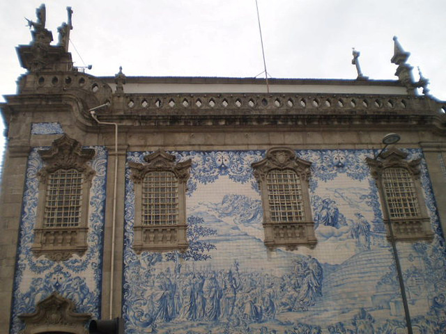 Tiles on the side aisle of Carmo Church.