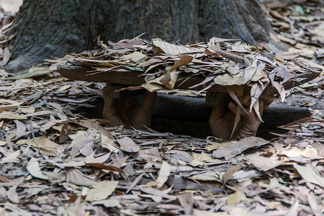 im Museum von Cu Chi - Vorführung eines Verstecks eines Einzelkämpfers (© Buelipix)