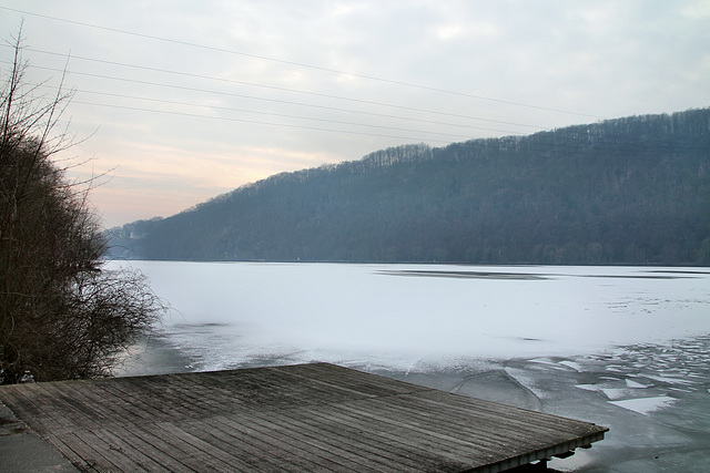 Zugefrohener Hengsteysee (Hagen-Hengstey) / 3.03.2018