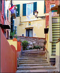 Boccadasse : un vicolo del borgo marinaro