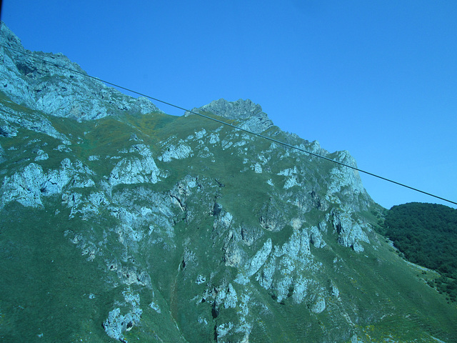 Europe Peaks viewed from the cable-car. Europe Peaks viewed from the cable-car.