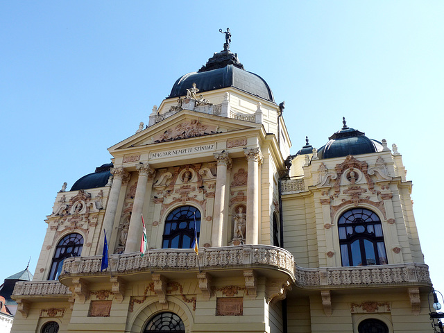 Pecs- National Theatre