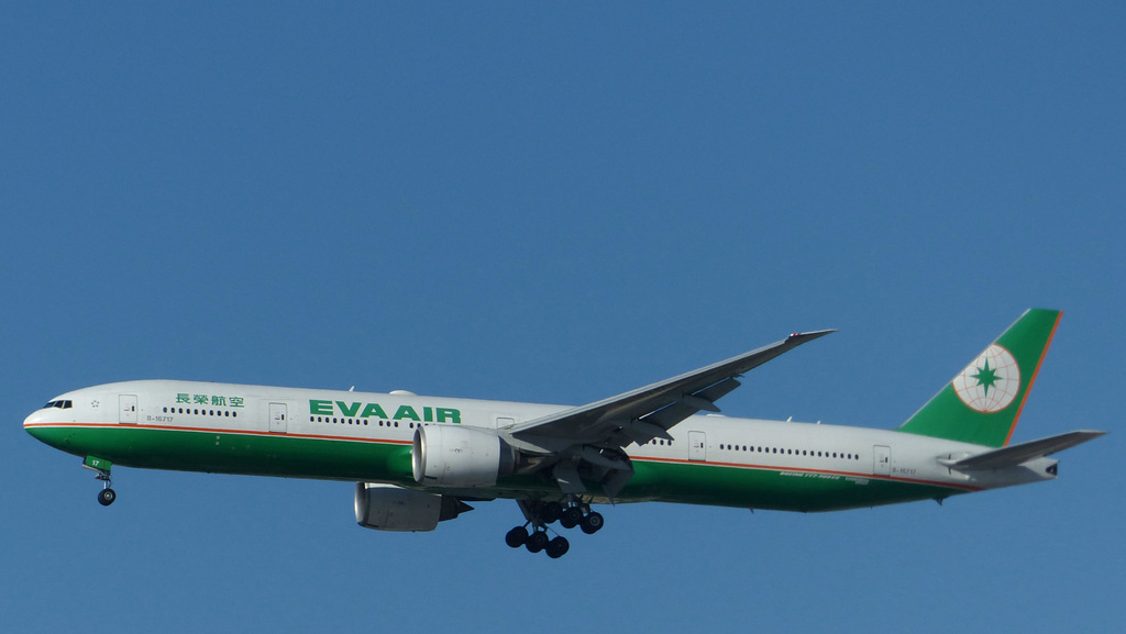 B-16717 approaching LAX - 28 October 2016