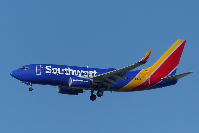 N747SA approaching LAX - 28 October 2016