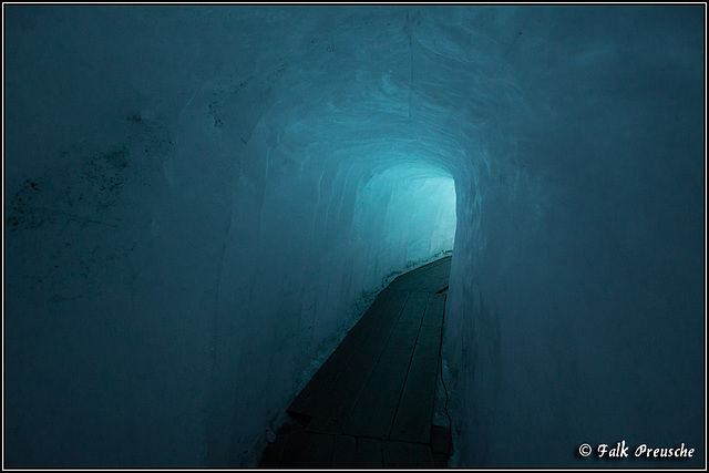 Im Eistunnel zurück