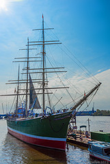 Rickmer Rickmers ... P.i.P.  (© Buelipix)