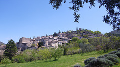 Mirmande (26) 24 avril 2013. En Drôme provençale.