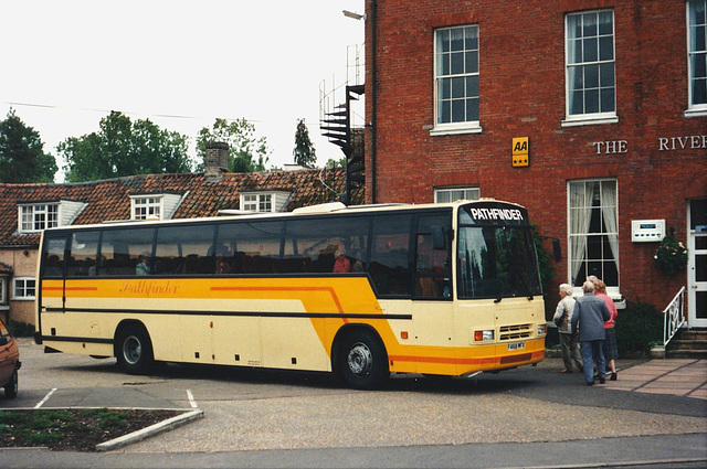 Pathfinder Coaches F468 WFX in Mildenhall – Jun 1990 (119-25A)